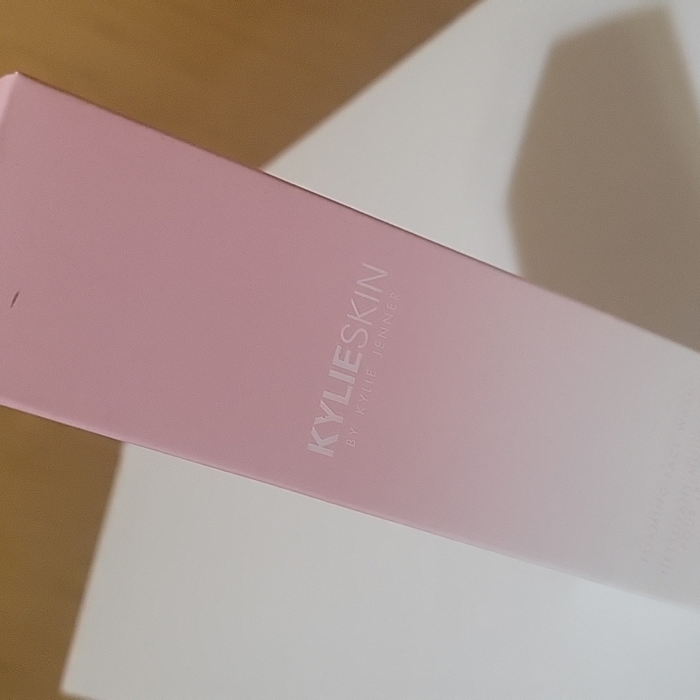 KylieSkin Foaming Face wash